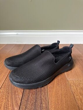 Skechers Shoes Womens 8.5 Black Go Walk Joy Slip On Sneakers Mesh Walking 15600